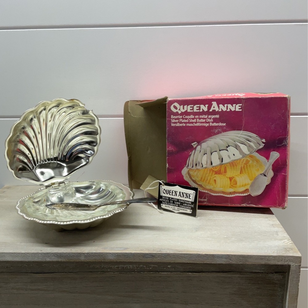 Queen Anne Silver Plated Shell Butter Dish Mayell England Glass Insert Spreader